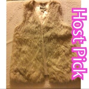 ✅2x Host Pick✅ BB Dakota Furry Vest, Size Large